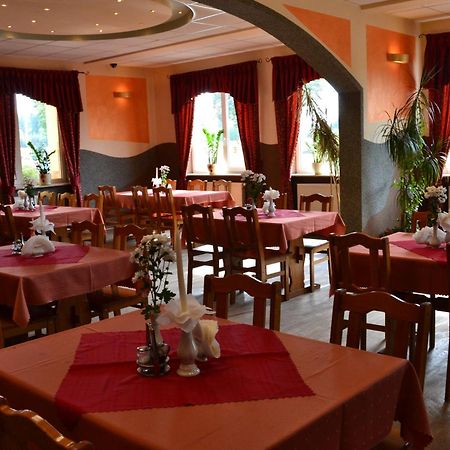 Hotel I Restauracja Jaskolka Alojzow Exteriér fotografie